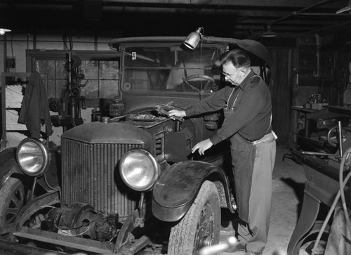 J. Worth Alexander with his old Stanley Steamer Automobile, Santa Ana, February 1952