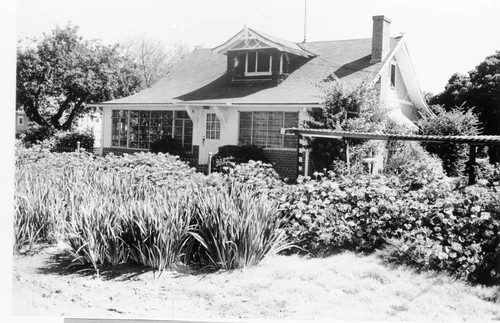 Harvey Bennett Ranch house in its original location at Second Street and Cherry Avenue, El Toro