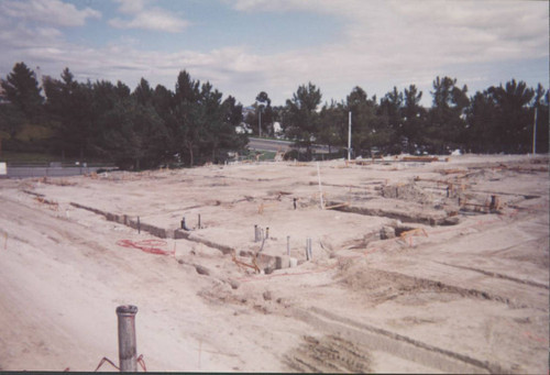 Foothill Ranch Library construction, utility installation