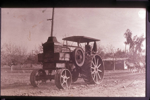 Steamroller on Central Avenue, La Habra, 1910