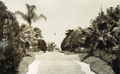 View of Hewes Park in Orange, ca. 1915