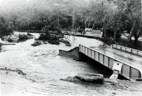 Modjeska Bridge at store in 1969 flood