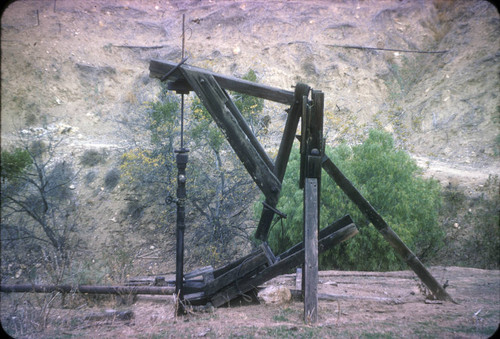 Oil well on Puente lease