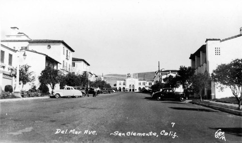 San Clemente business district looking east on Avenida del Mar, ca. 1940