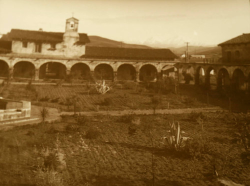 Mission San Juan Capistrano, crops, early 1930s