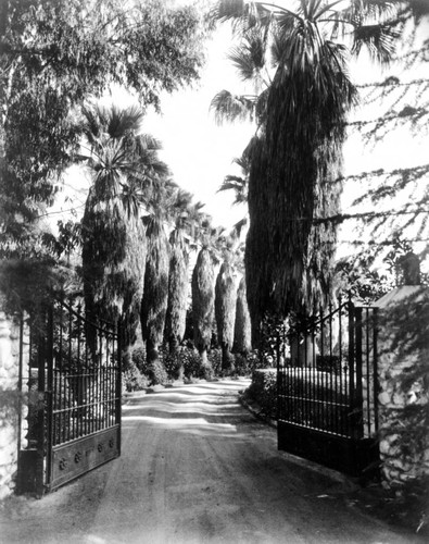 Irvine ranch entrance, 1900s