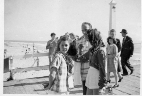 Dorothy Fuller and Doris Walker on pier, San Clemente, Calif