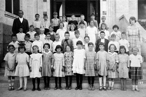 Miss Powell and her third grade class, Tustin Grammar School, October 1920