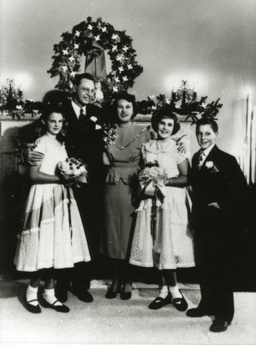 Wedding of Myford Irvine and Gloria Irvine with Linda Jane Irvine, Gay and William Thorton White III, 1950