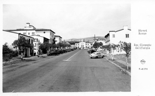 Business District looking east on Avenida del Mar, San Clemente