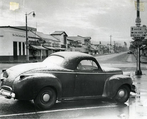 First snowfall in Garden Grove since 1881, January 11, 1949 — Calisphere