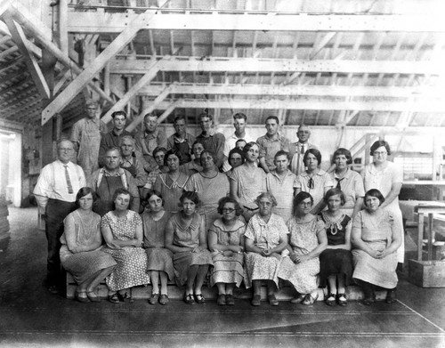 Tustin Hills Citrus Association packing house crew, ca. 1933