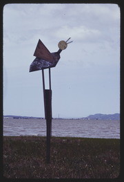 APR83P9-38: bird sculpture