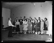 Leo Christiansen conducting chorus, California Labor School