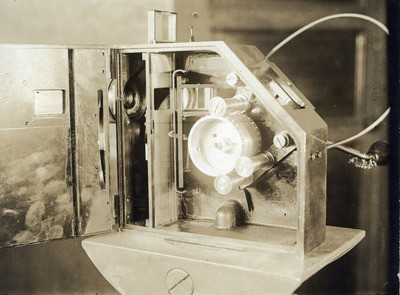 Inside the New York Institute of Photography Prototype Camera