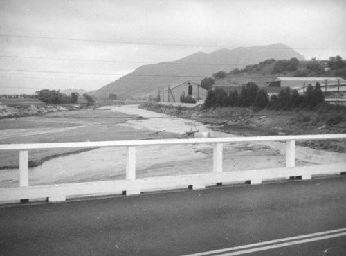 L.A. River flooding, Universal City, view of the river from the new Lankershim bridge