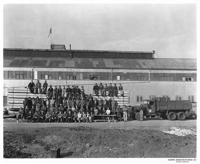 Labor and Laboring Classes - Stockton: War-time industrial workers, Harris Manufacturing Co