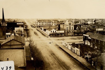 Stockton - Views - 1880 - 1900: California St looking north from Main St