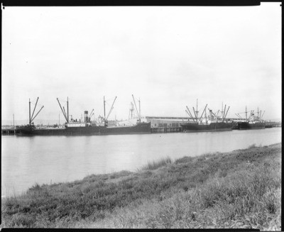 Freighters - Stockton: Stockton Harbor, Public Wharf No. 3