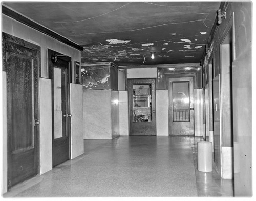 The Security Bank Building : fire damage, 1st St. and Pine