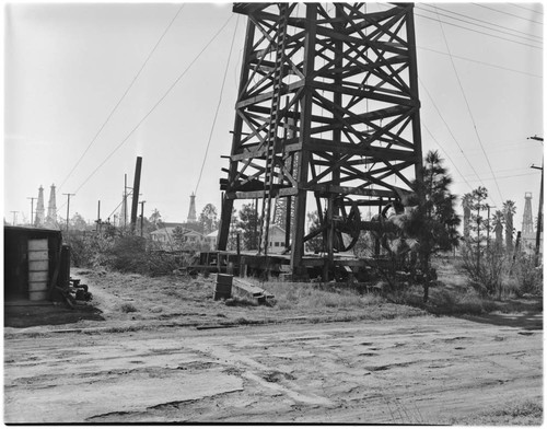Oil wells, Cameron and Weston Pl