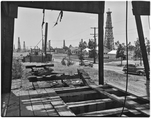 Oil wells, Weston and Cameron Pl