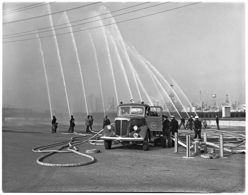 Mack Pumper : apparatus demonstrations, Berth 57