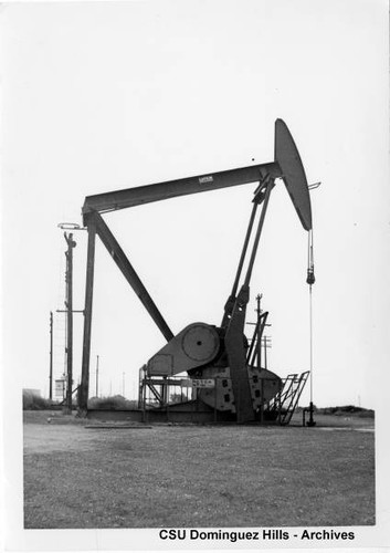 Oil derrick