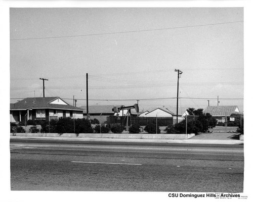 Oil well near houses