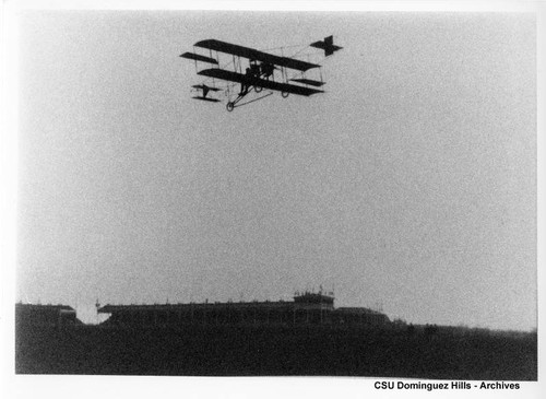 Curtiss Biplane in flight — Calisphere