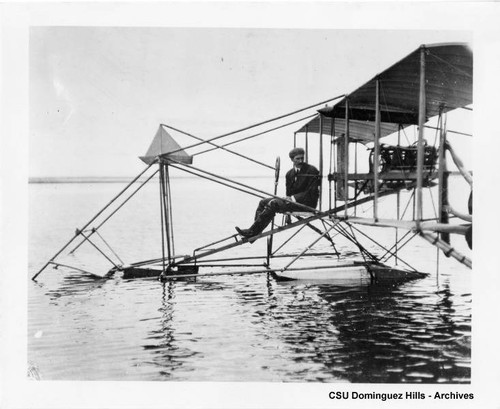 Glenn Curtiss in "hydroaeroplane"