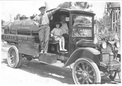 Union Oil Company truck