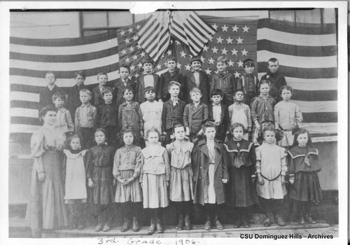 Third grade class, some labeled