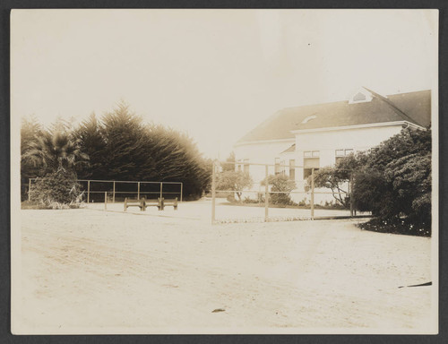 Hotel Redondo's tennis court