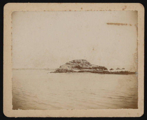 Large rock in Avalon Harbor