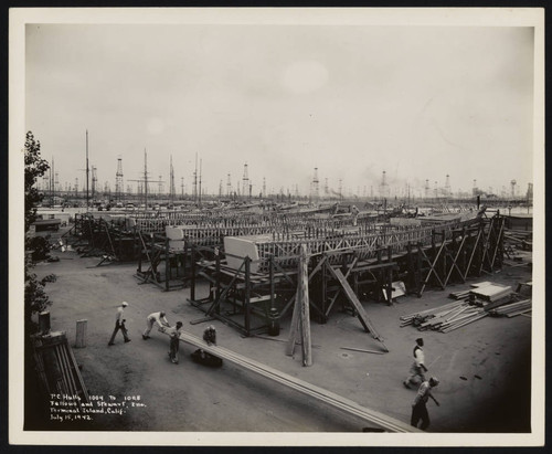 Submarine chaser boats under construction