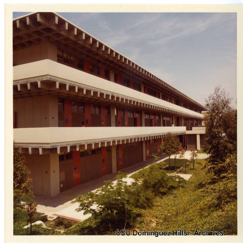 Natural Sciences and Mathematics Building