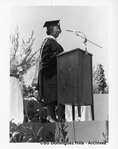 Claudia Hampton speaking at 1976 commencement