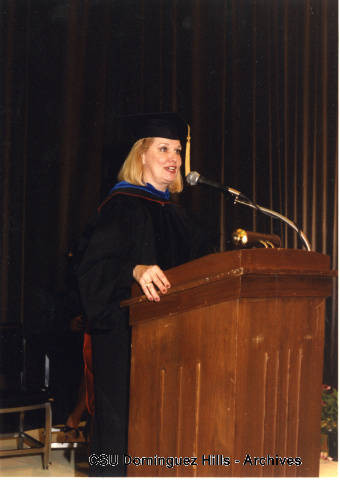 Diane Vines speaks at Honors Convocation