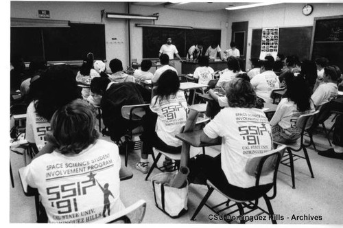 Middle School students in space program classroom