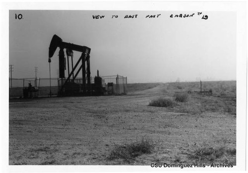 Oil derrick near Dominguez Hills campus site