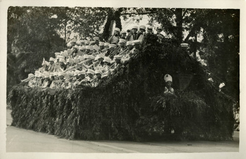 1928 Parade float, Olmstead's Child's Band