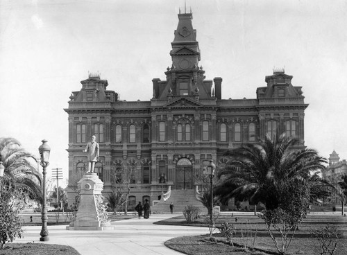 Main entrance to City Hall