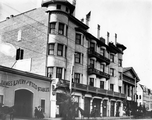 1900 Hotel Saint James