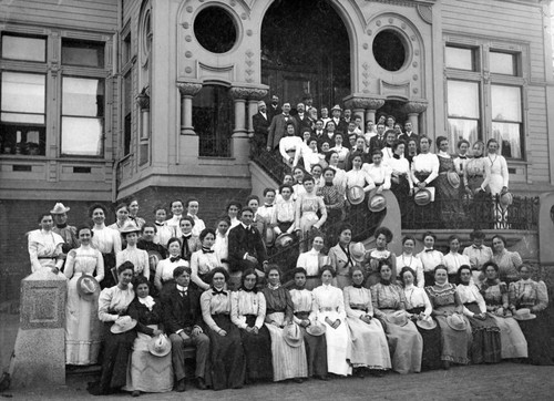 1900 San Jose State Normal School graduating class