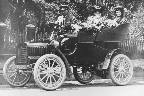 1905 Motoring in Los Gatos