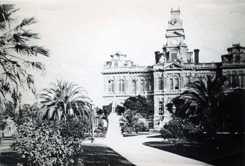 1900 City hall plaza