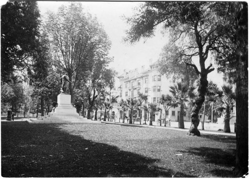 1903 St. James Park William McKinley monument