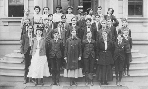 1904 Horace Mann Eighth Grade class