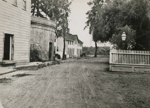 1882 Lick Mill driveway